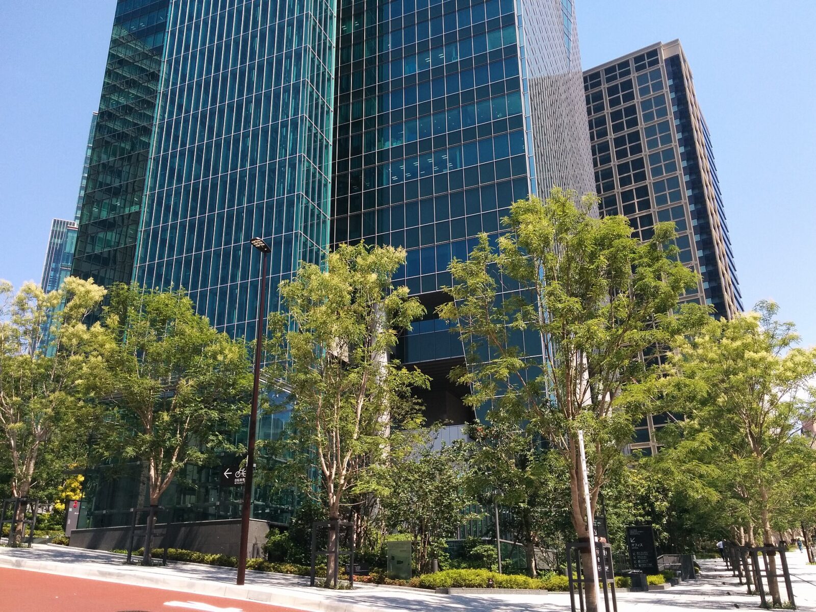六本木3丁目に建つ六本木グランドタワー