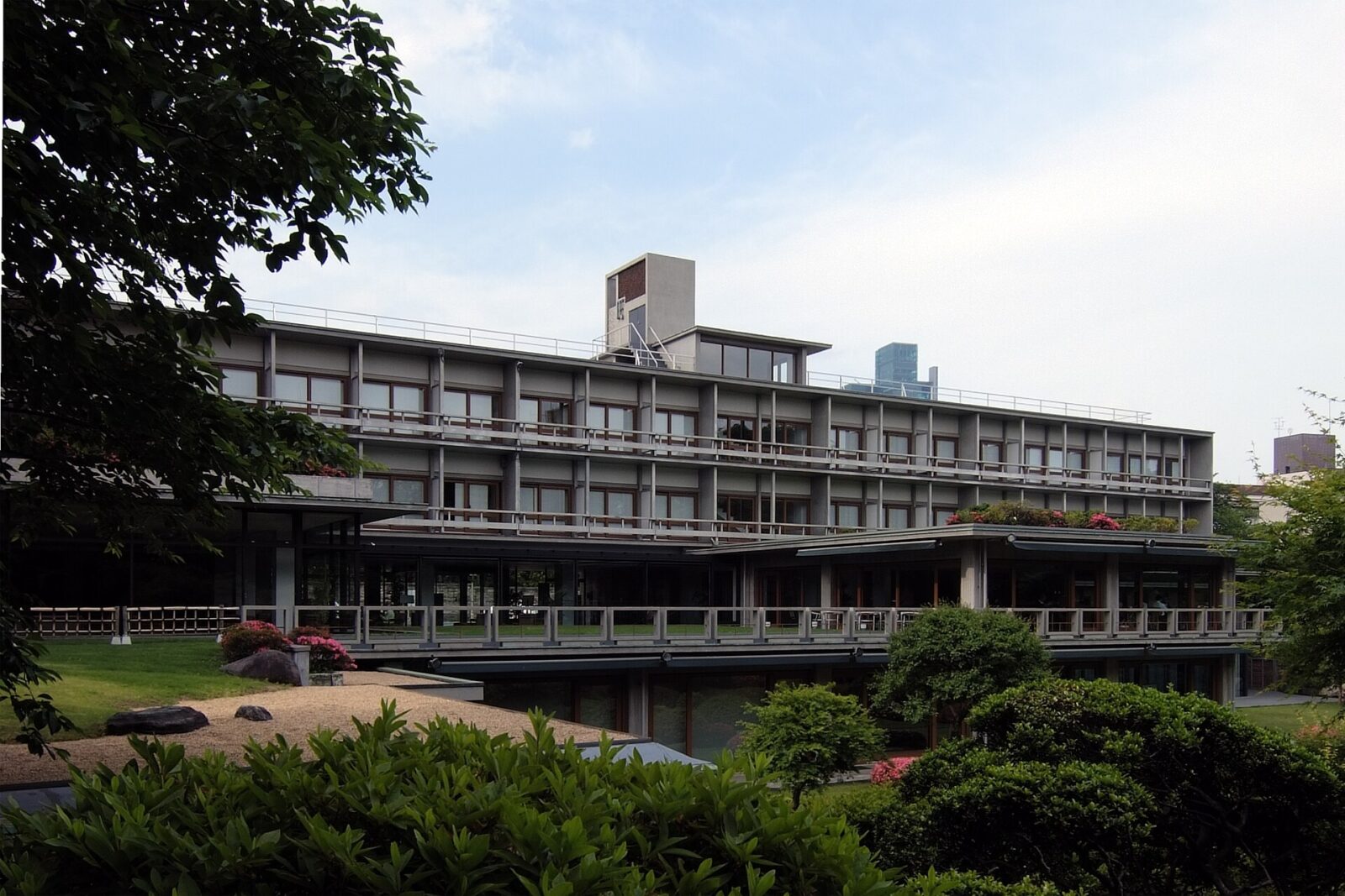 六本木5丁目の国際文化会館本館
