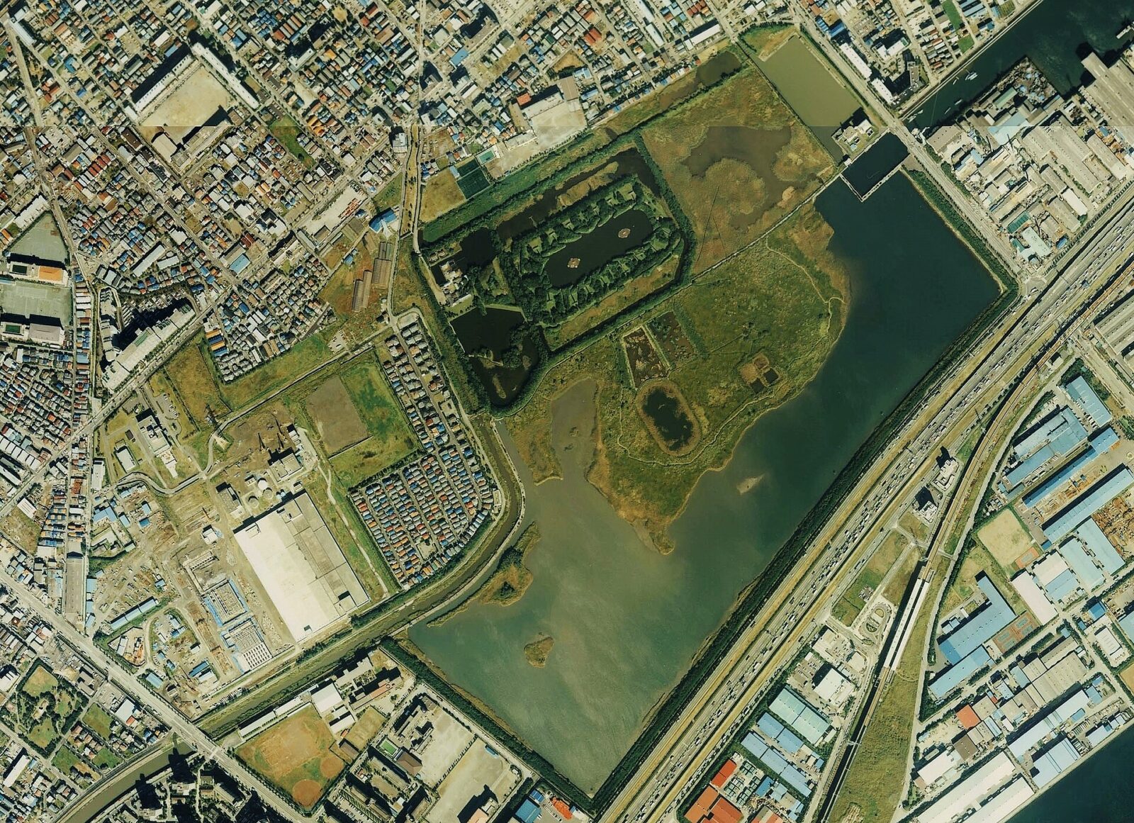 1989年の新浜鴨場と行徳鳥獣保護区周辺の空中写真