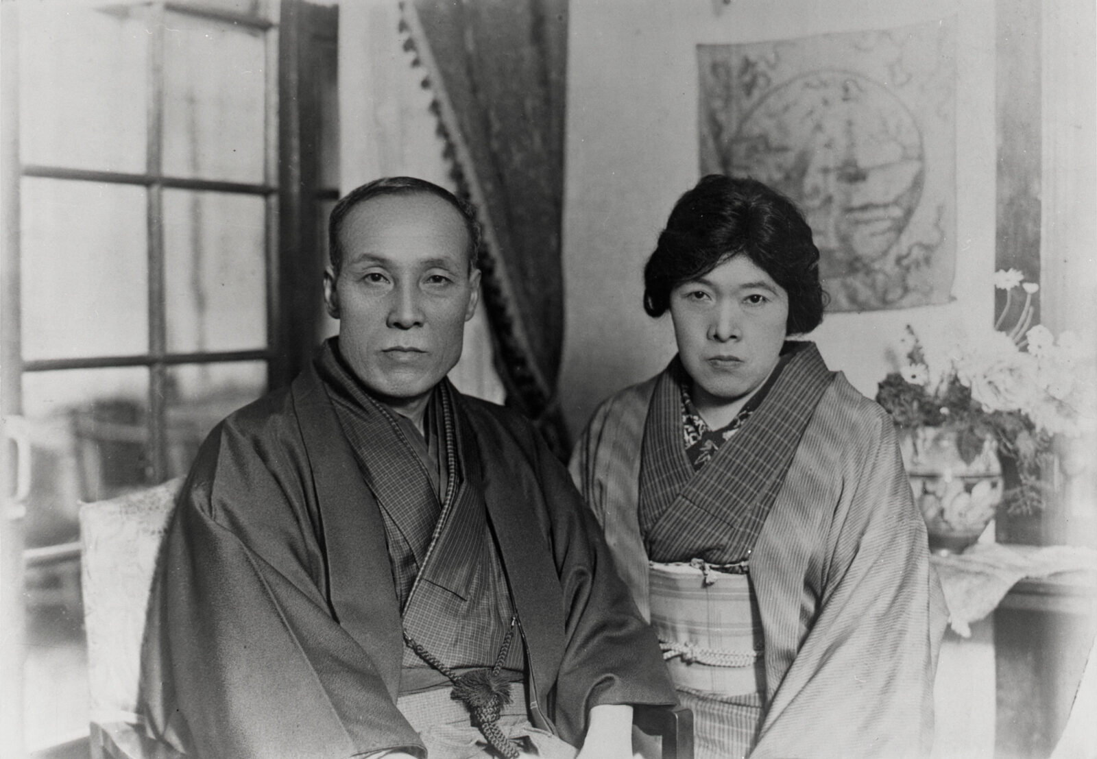 1934年頃の与謝野鉄幹と与謝野晶子夫妻
