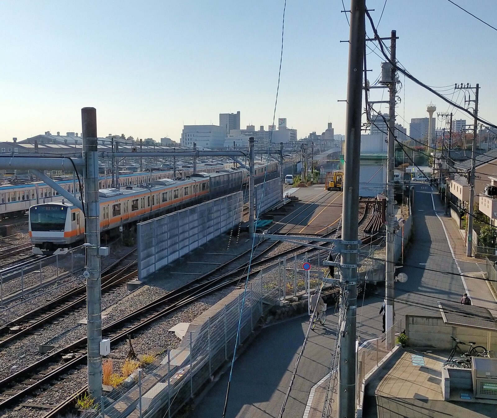 三鷹跨線橋から見た武蔵野競技場線跡