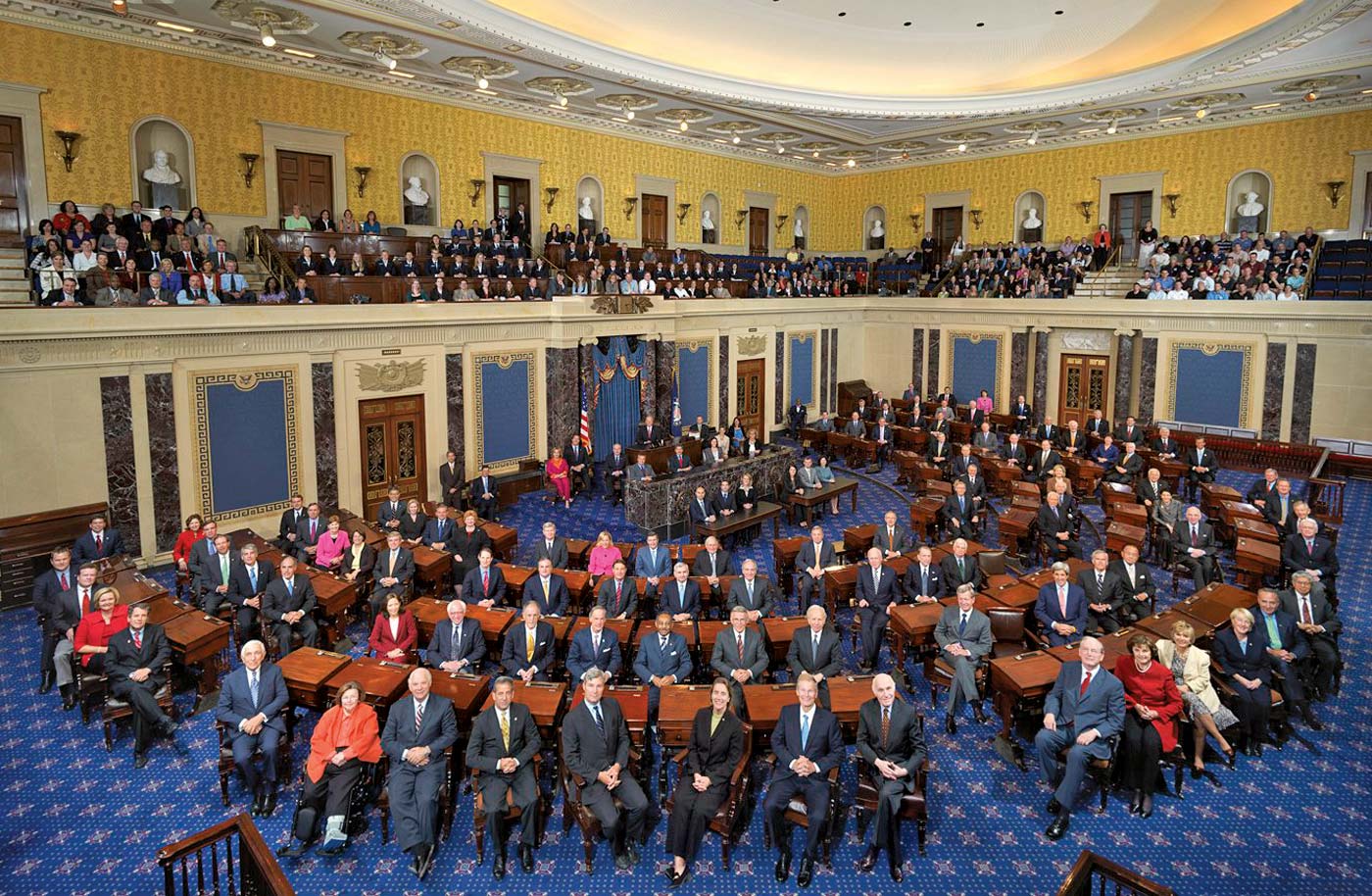 現在の米国上院議場に集まる第111議会の上院議員