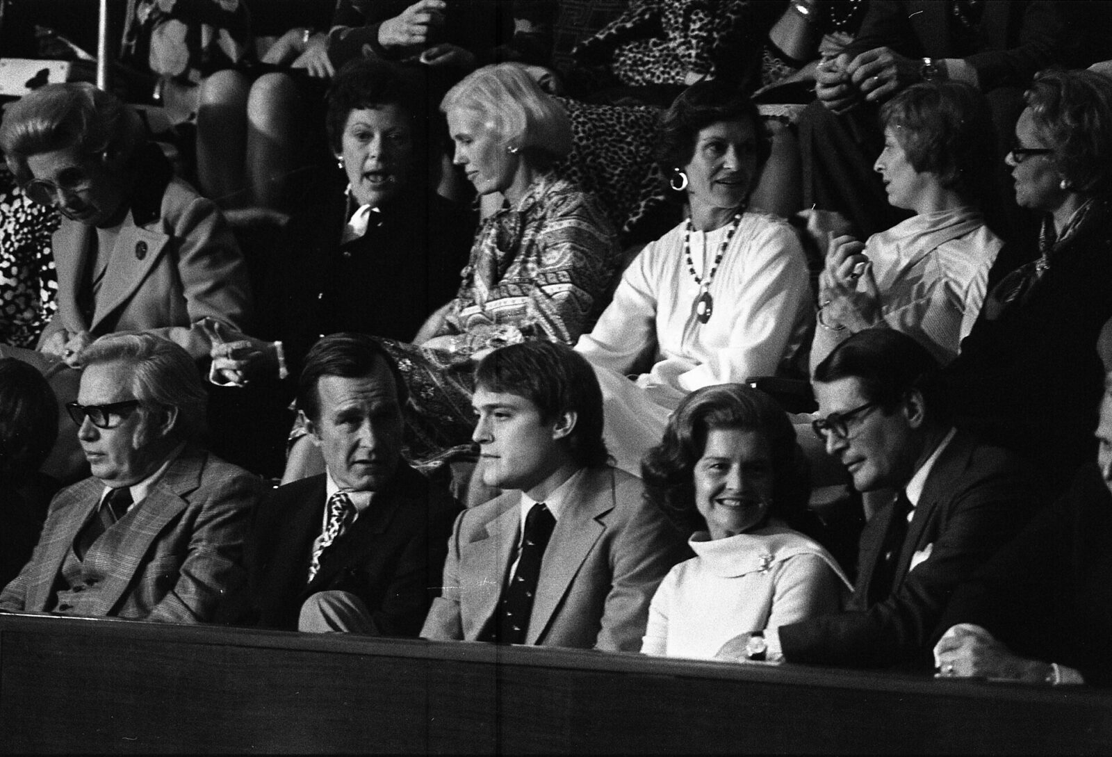 1976年の一般教書演説前に米国下院傍聴席に座る来賓