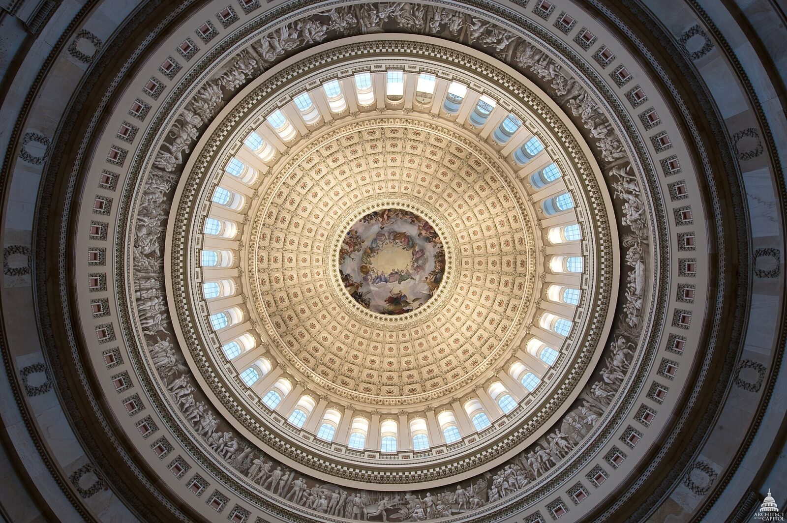 米国議会議事堂ロタンダの壁画とドーム内部