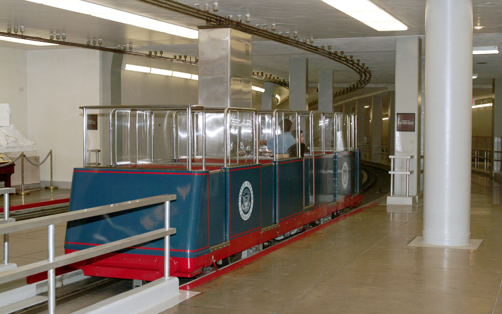 米国議会地下鉄Capitol Subway SystemのRussell Senate Office Building駅