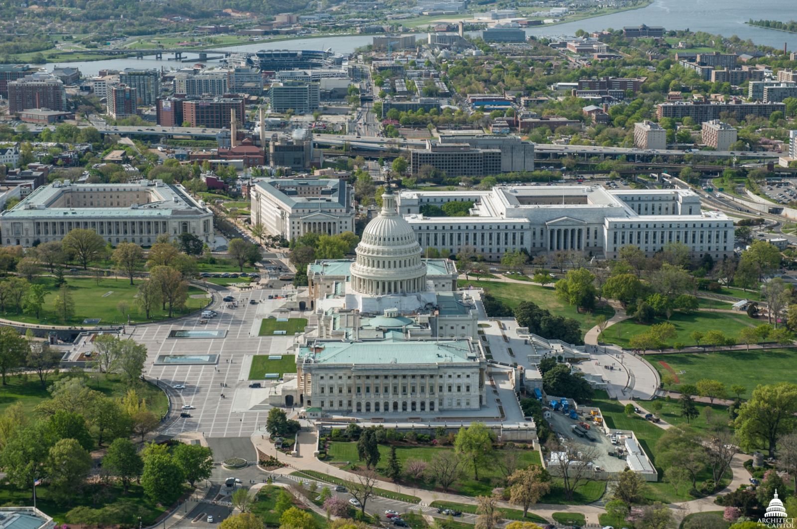 米国議会議事堂とキャピトル・ヒル周辺を上空から見た全景