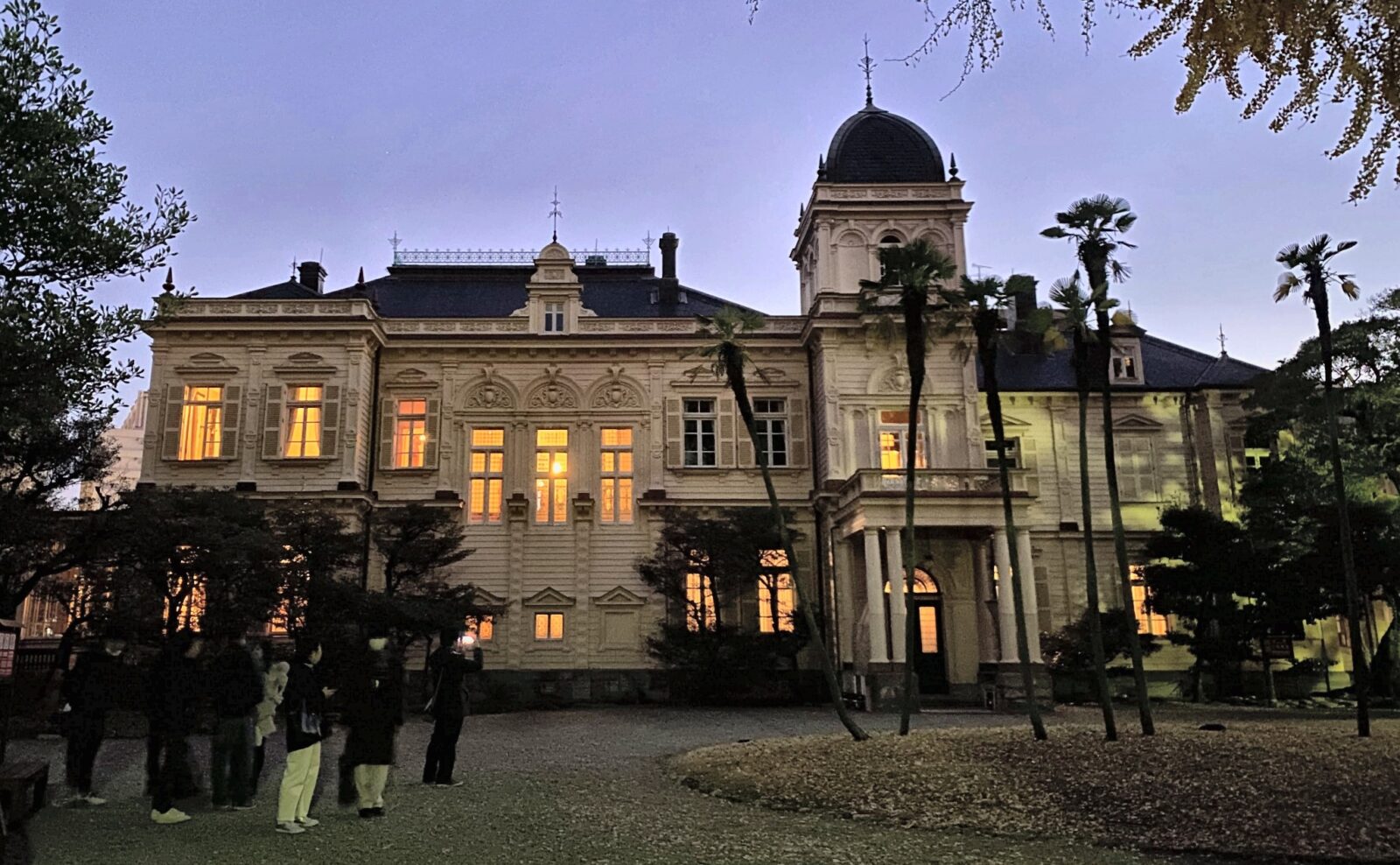 旧岩崎邸庭園 洋館全景の夕景