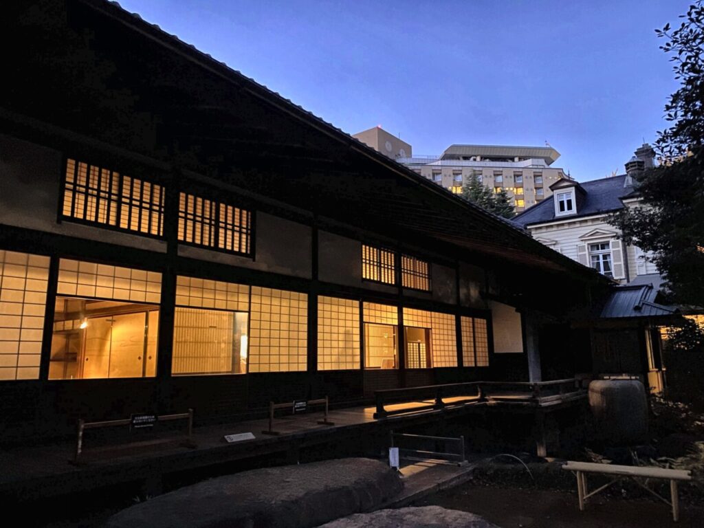 旧岩崎邸庭園 和館の夕景