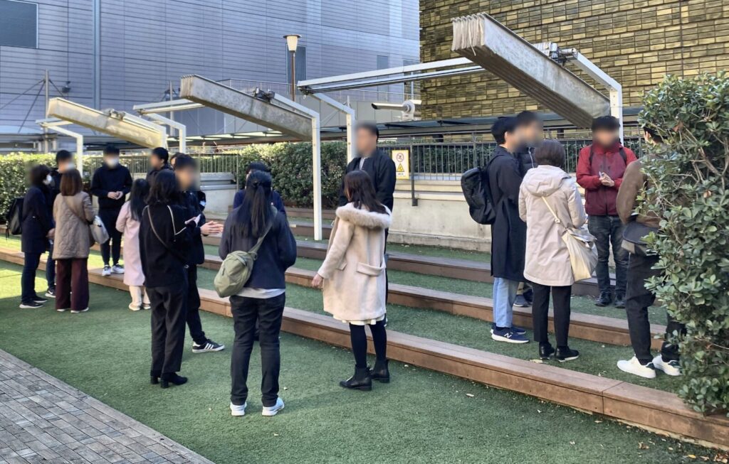 国立科学博物館で集合するゆる歴史散歩会の参加者