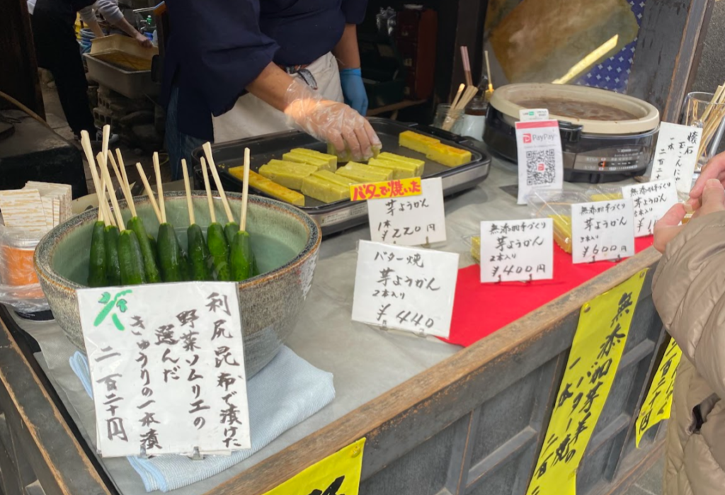 柴又参道の食べ歩きグルメの店先