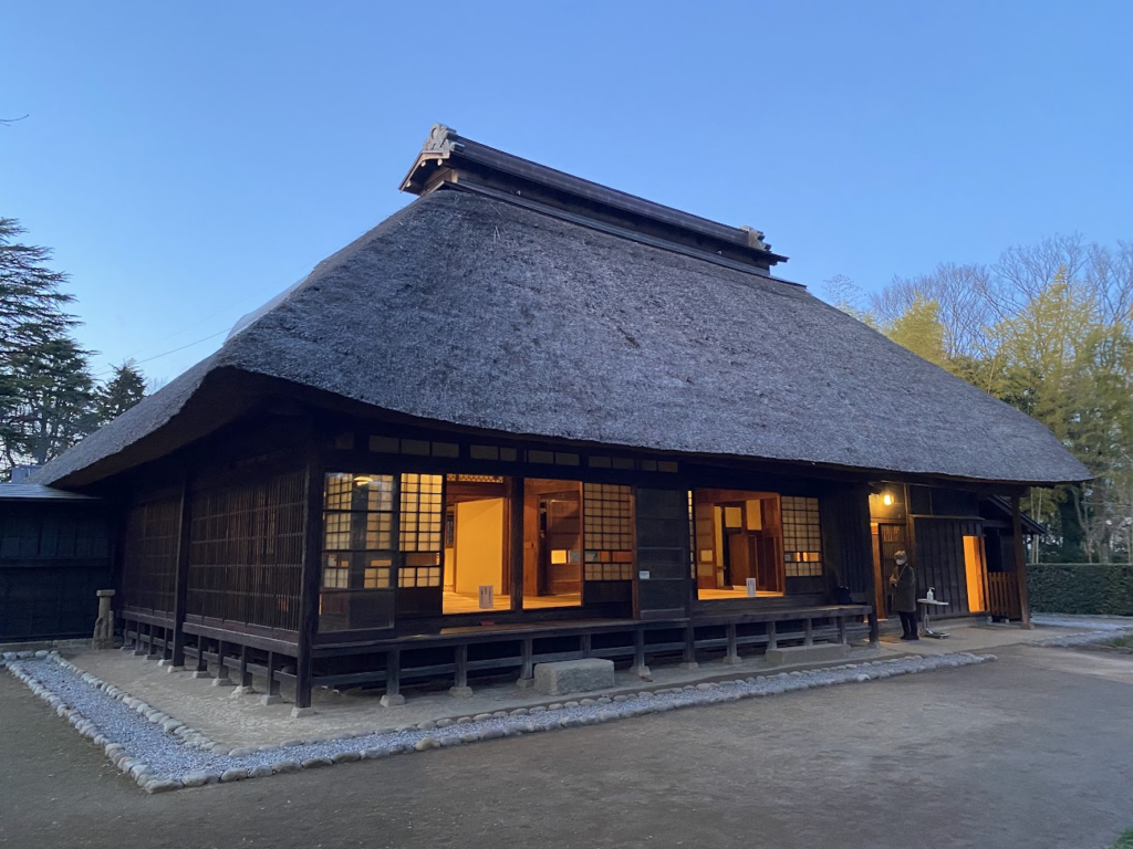 旧内田家住宅の茅葺き外観