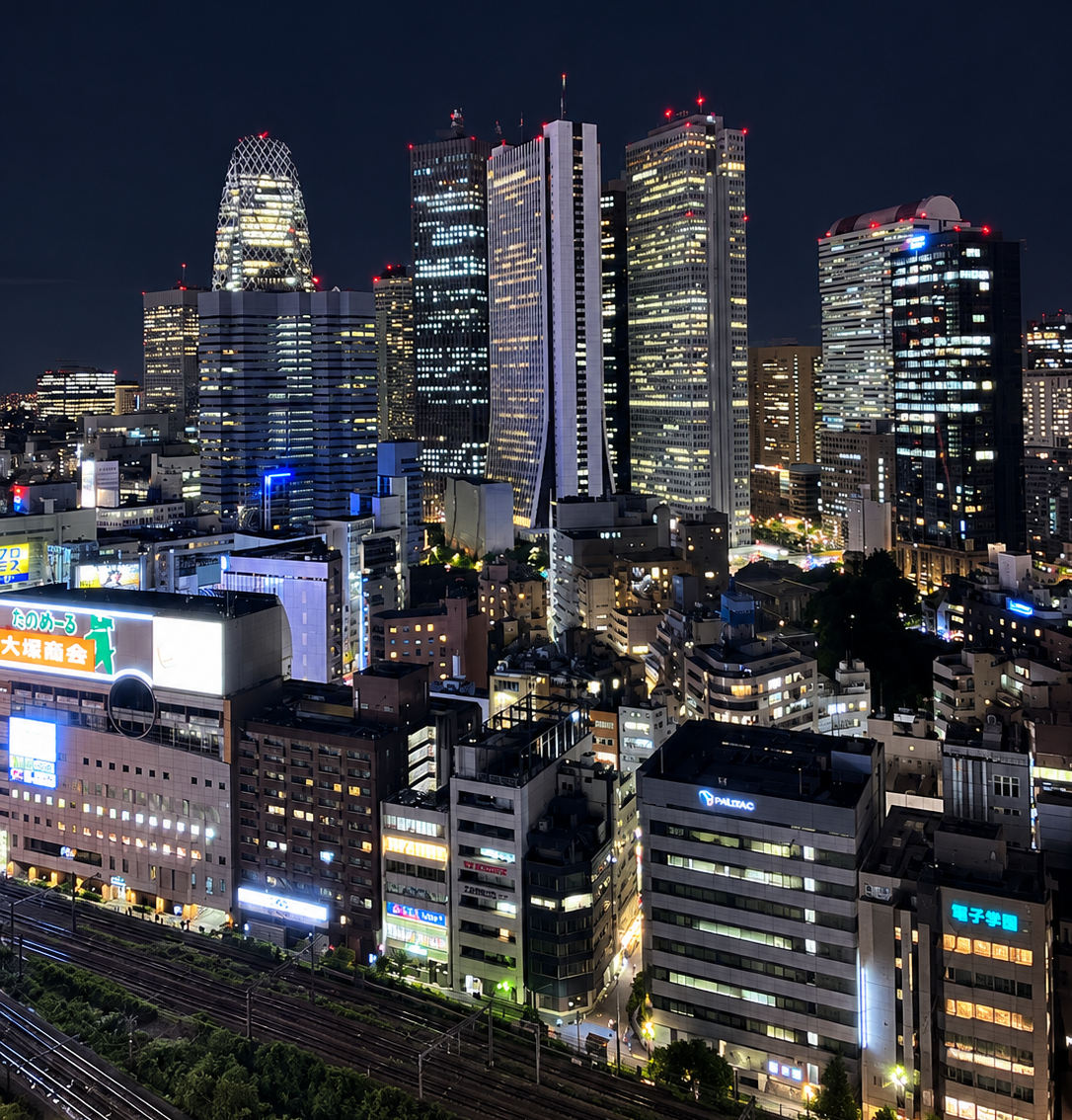 東急歌舞伎町タワーから望む西新宿の超高層ビル群の夜景