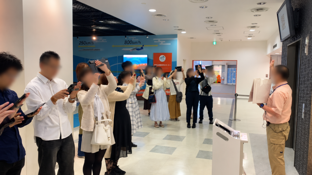 そなエリア東京で団体説明を聞く参加者