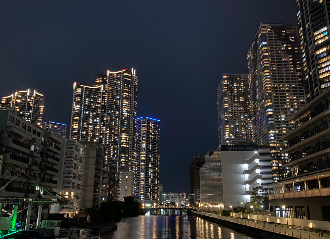 浜前橋から眺める晴海方面の高層マンション夜景