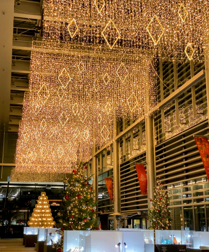 八重洲の屋内クリスマスイルミネーション