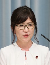 稲田朋美防衛大臣