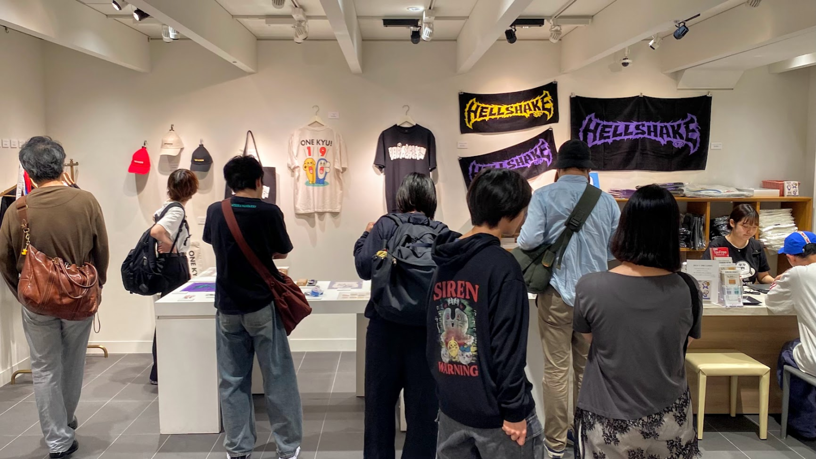 AC部展覧会2026「明日があるっキュー」のグッズ売り場