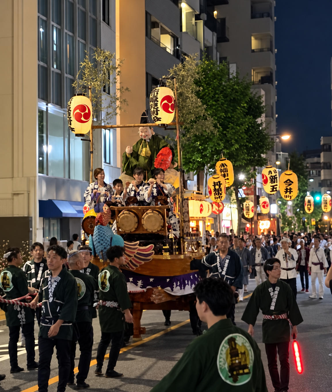 2024年9月13日の赤坂氷川祭宵宮巡行で進む氷川山車「恵比寿」