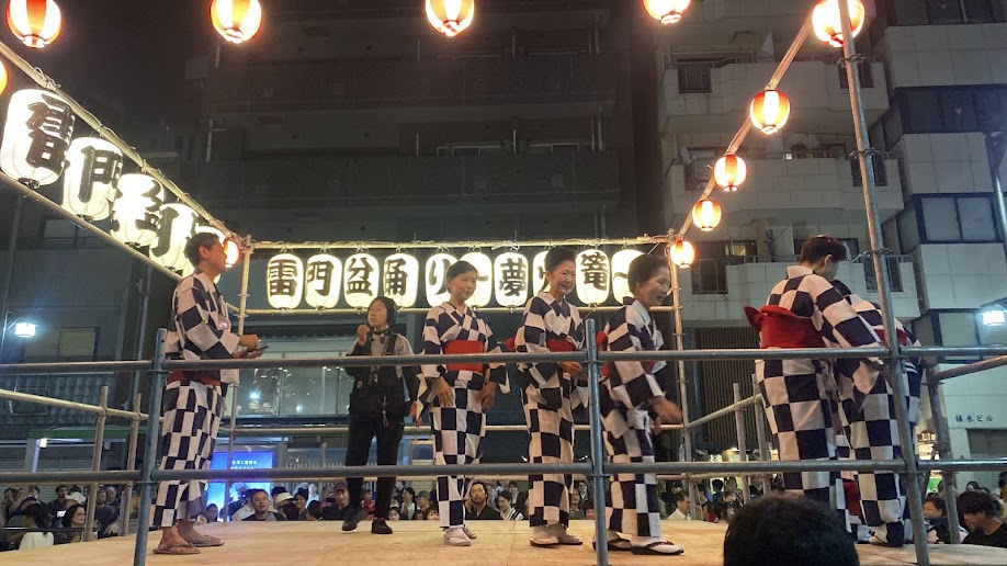 雷門盆踊り終了後の櫓