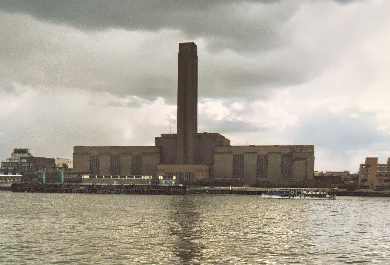 1985年頃のバンクサイド発電所、のちのテート・モダン