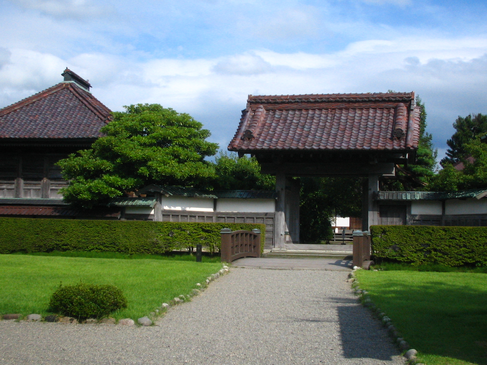 庄内藩校・致道館の表御門