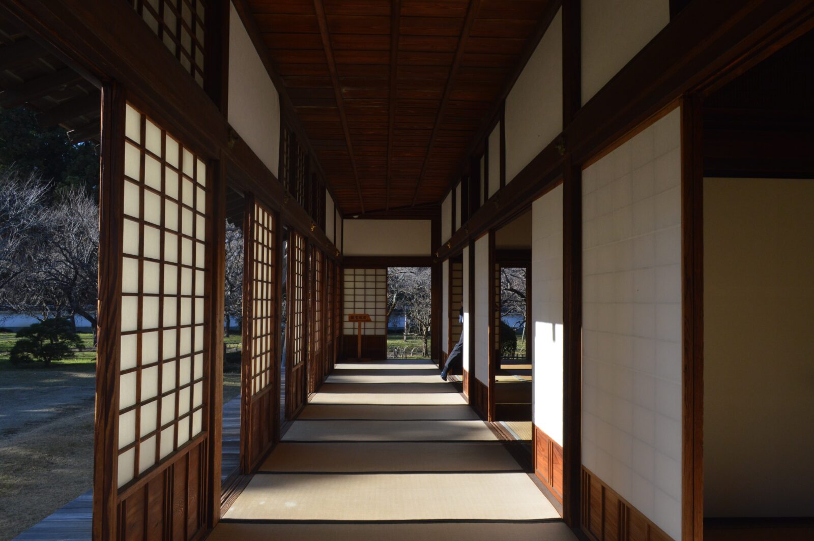 水戸弘道館の正庁内部