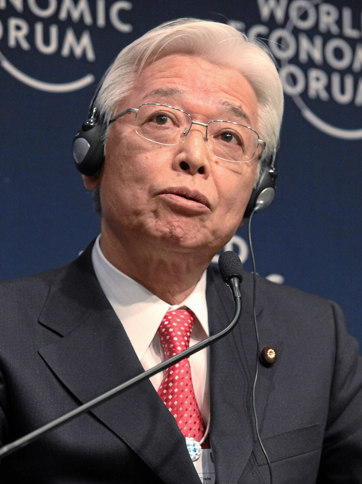 直嶋正行経済産業大臣