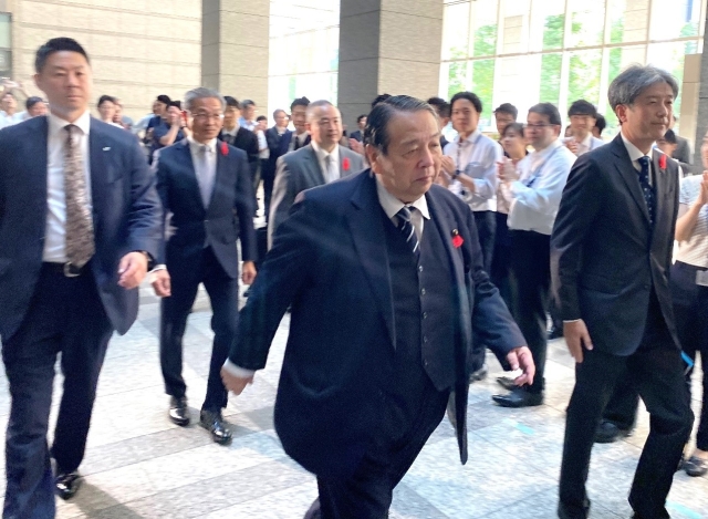 村上誠一郎総務大臣