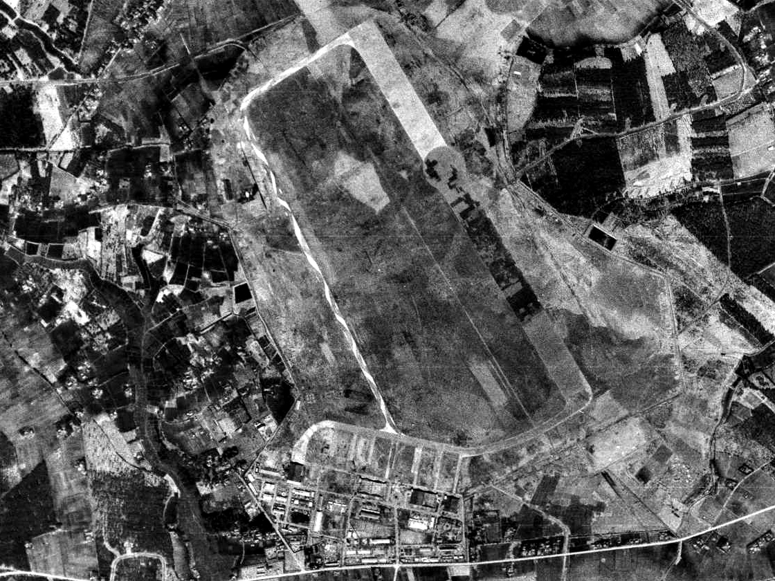1946年に米軍が撮影した旧陸軍柏飛行場跡地の空中写真