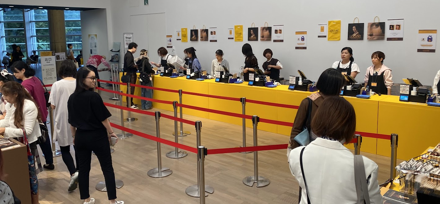 ルーヴル美術館展 ルネサンス 特設ショップ会計カウンター