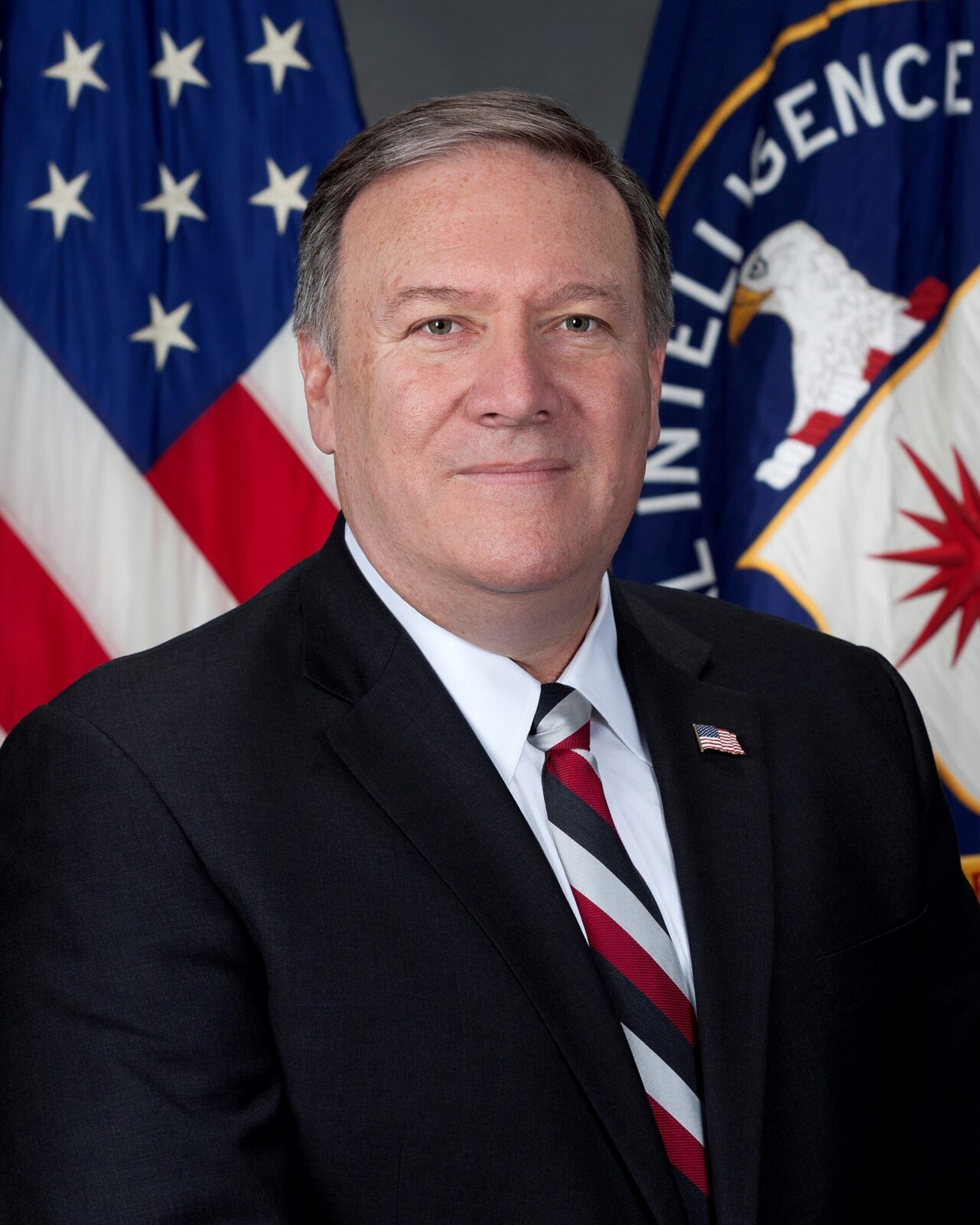 第1次トランプ政権で国務長官を務めたマイク・ポンペオの公式肖像