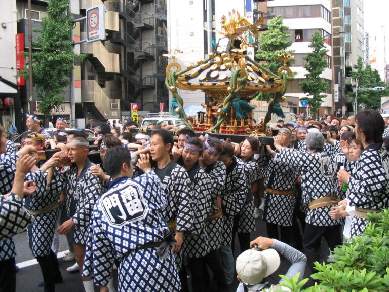 神輿は誰が作っている?行徳・浅草・上州から見る神輿職人と製造業の現在