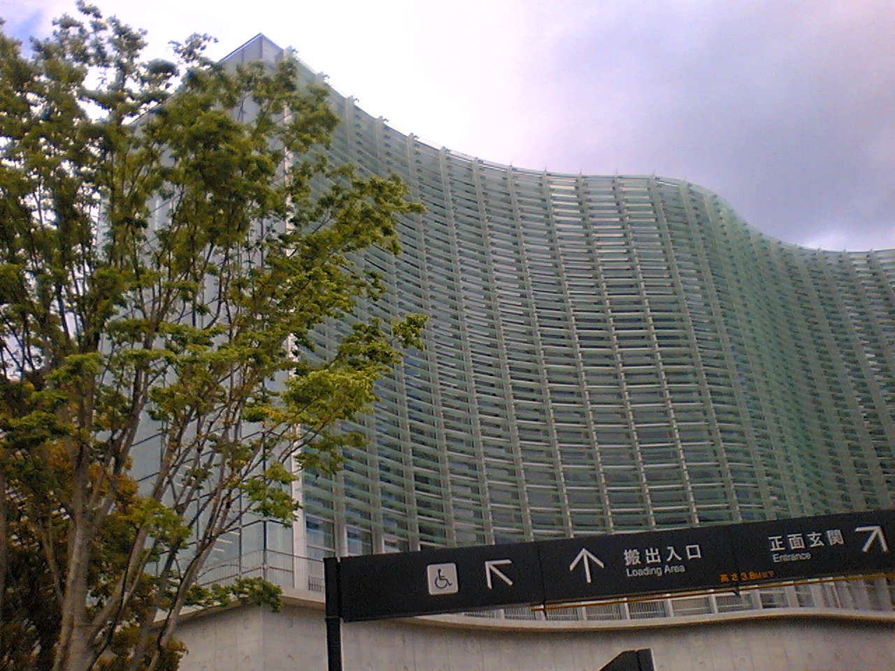 独立展の東京会場となる六本木の国立新美術館