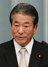 三井辨雄厚生労働大臣