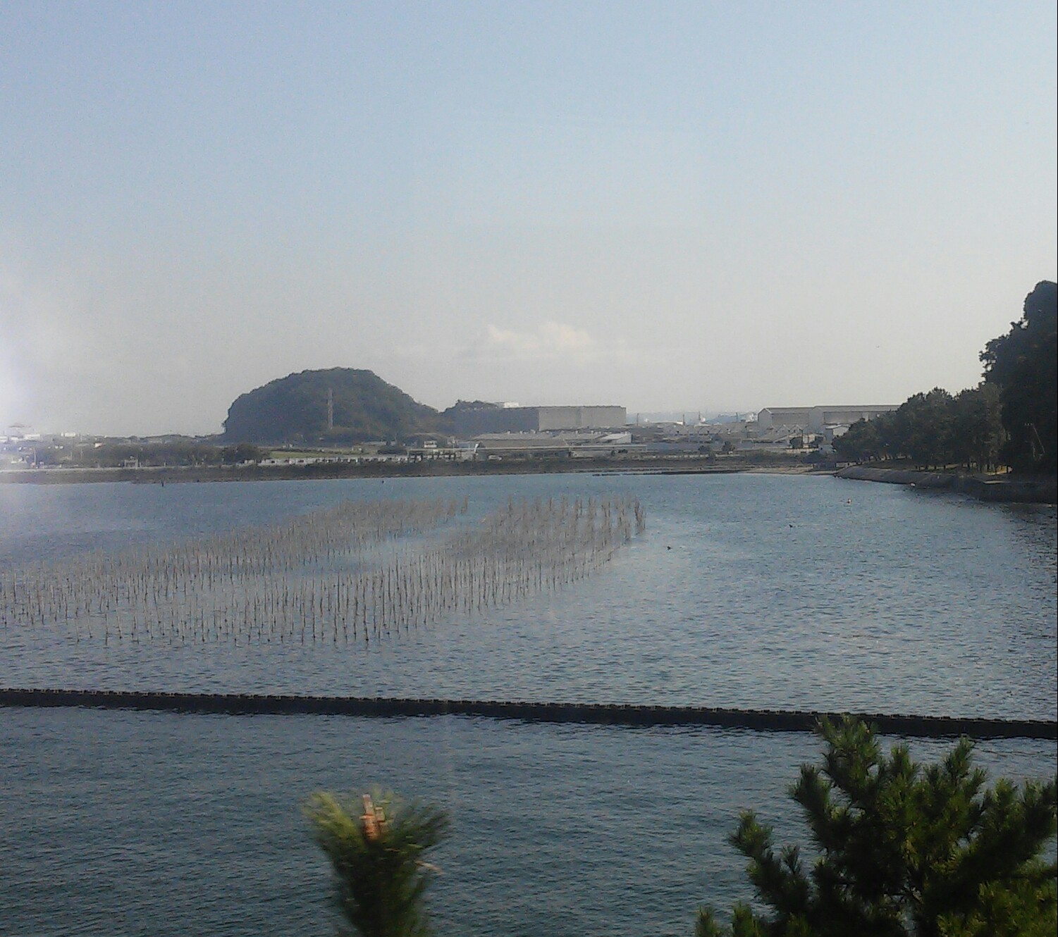 野島付近から望む横須賀市夏島方面