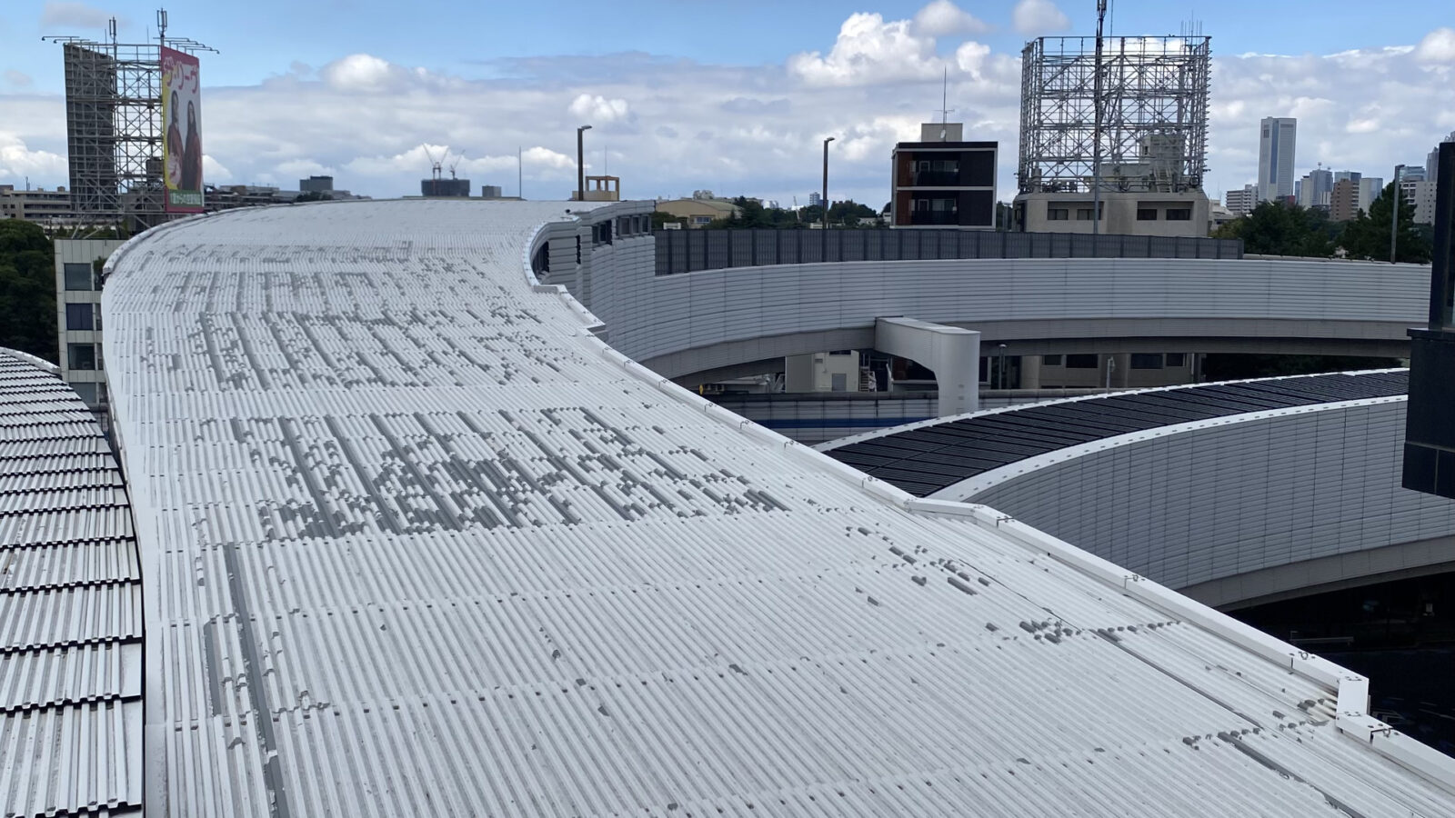 おおはし里の杜付近から見た大橋ジャンクションの曲線的な道路構造
