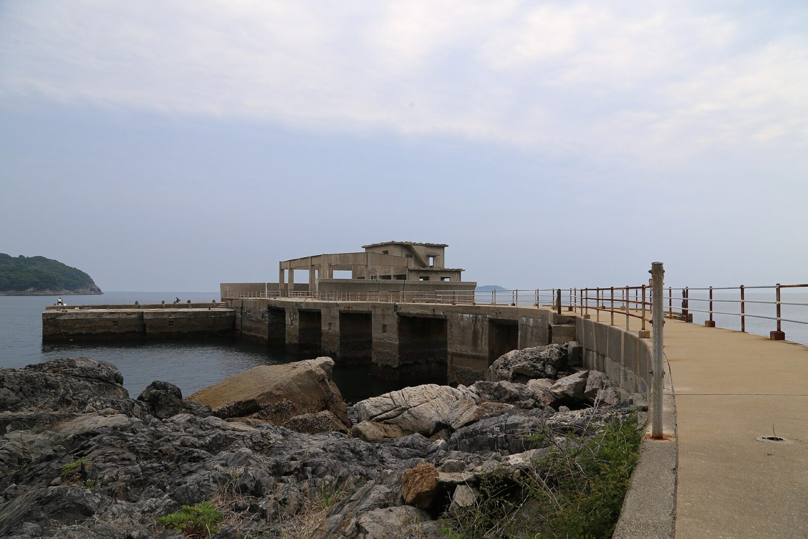 山口県周南市大津島に残る回天訓練基地跡