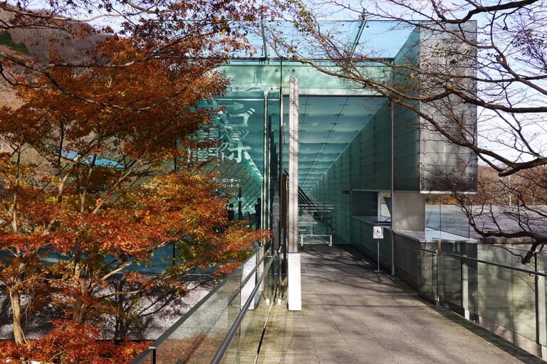 モネならポーラ、ルドンなら岐阜、北斎なら島根――日本の美術館には「得意科目」がある