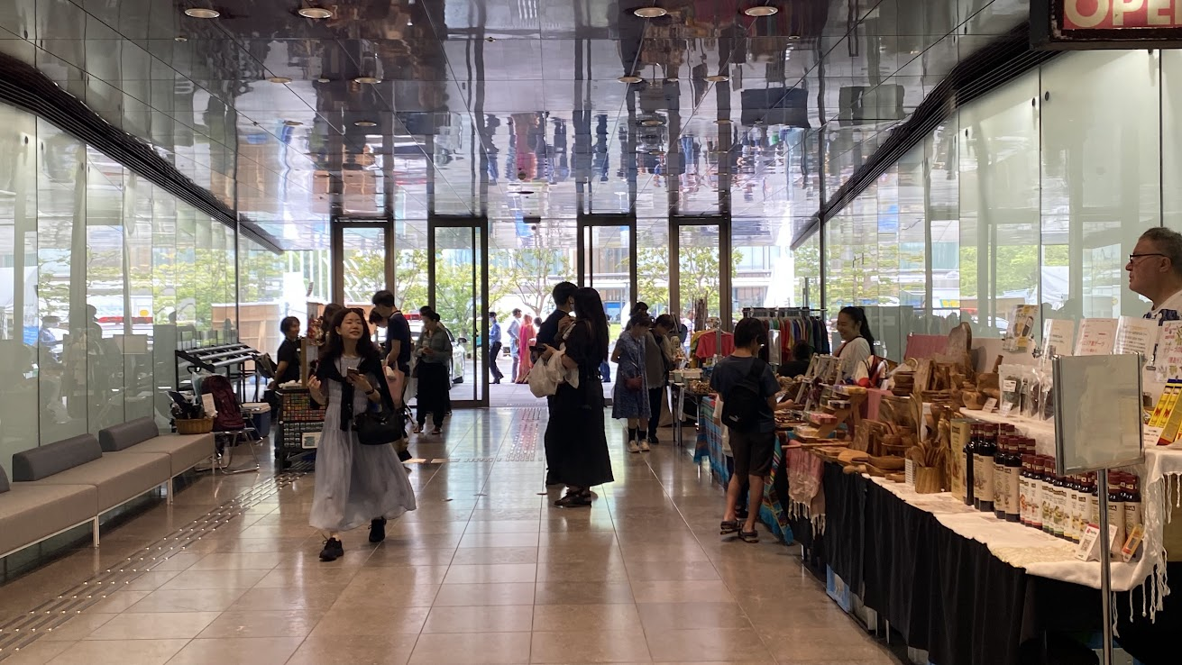 東京国際交流館 国際交流フェスティバルのワールドマーケット会場