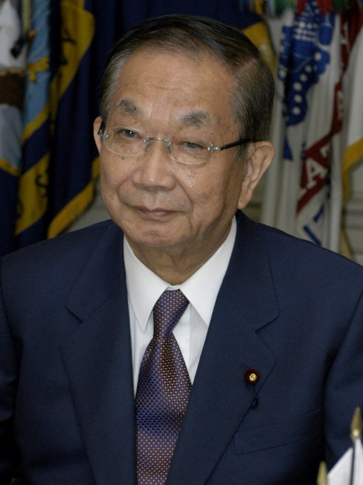 大野功統防衛庁長官