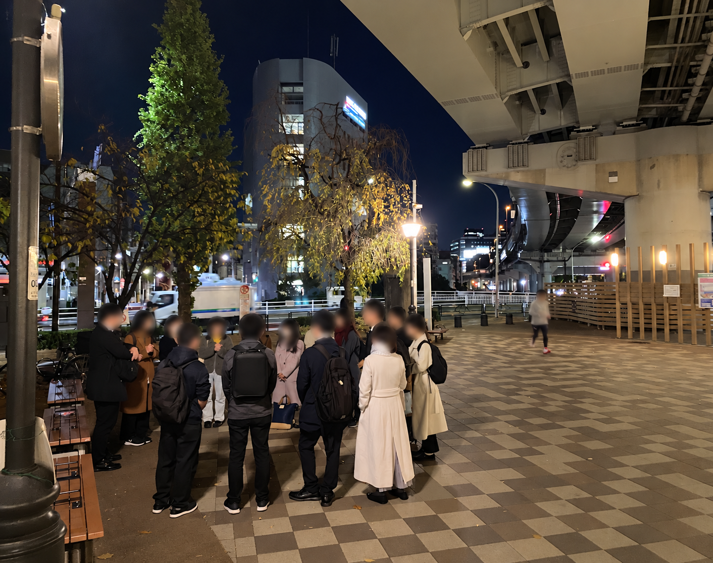 ひごあかりに向かう17人の集合風景