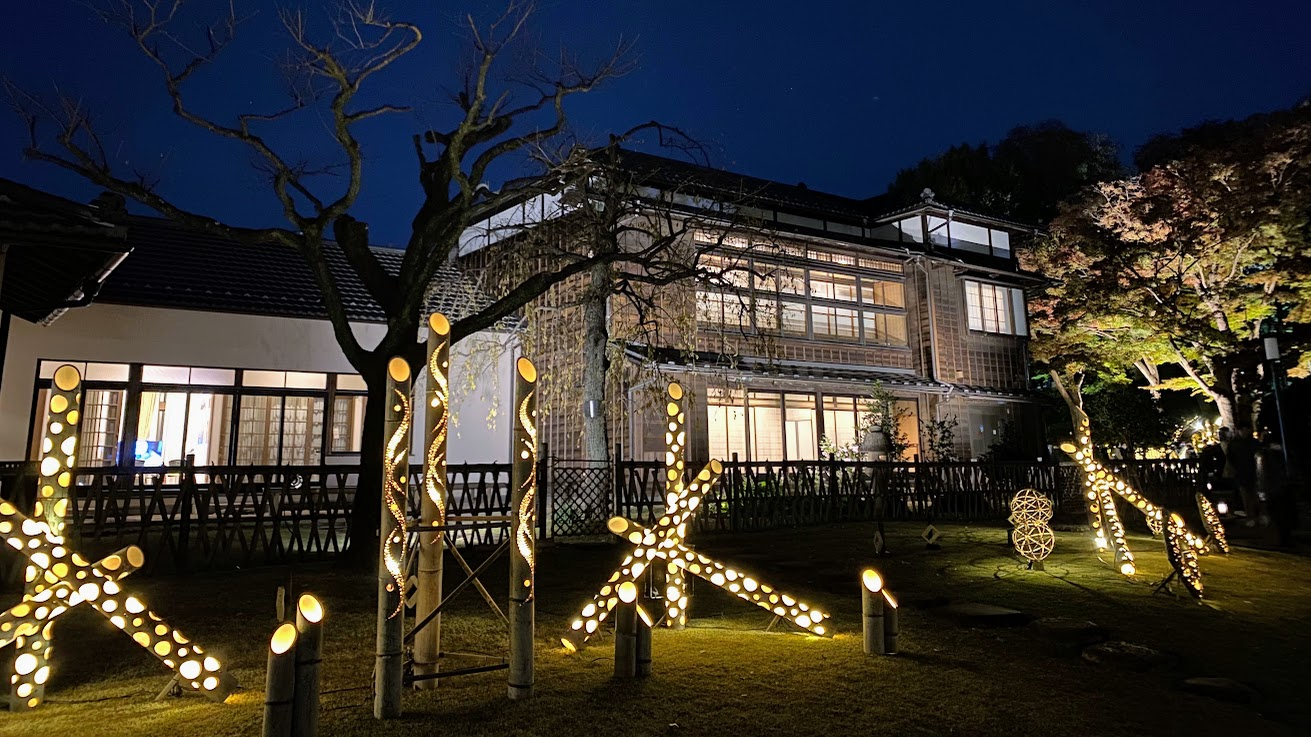 松聲閣の歴史的建築と竹あかり