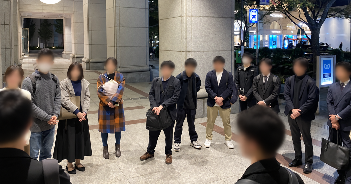 表参道駅で集合した2024年11月6日のナイトウォーク参加者