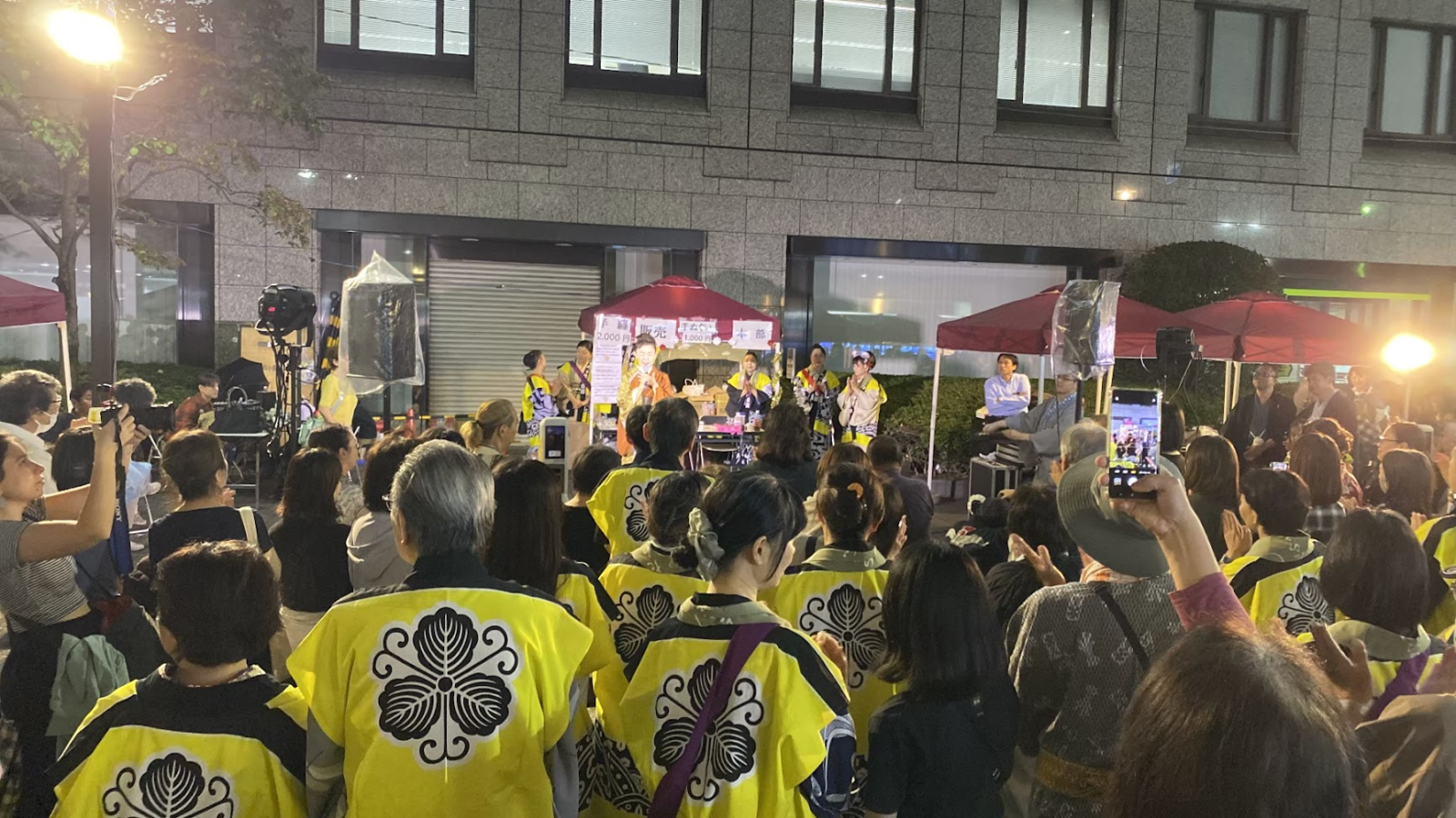 2026年日本橋べったら市の盆踊り会場と多くの観客