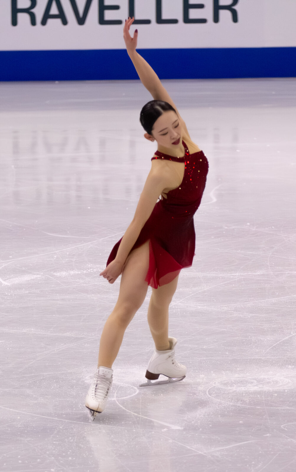 2025スケートカナダ国際で演技する青木祐奈