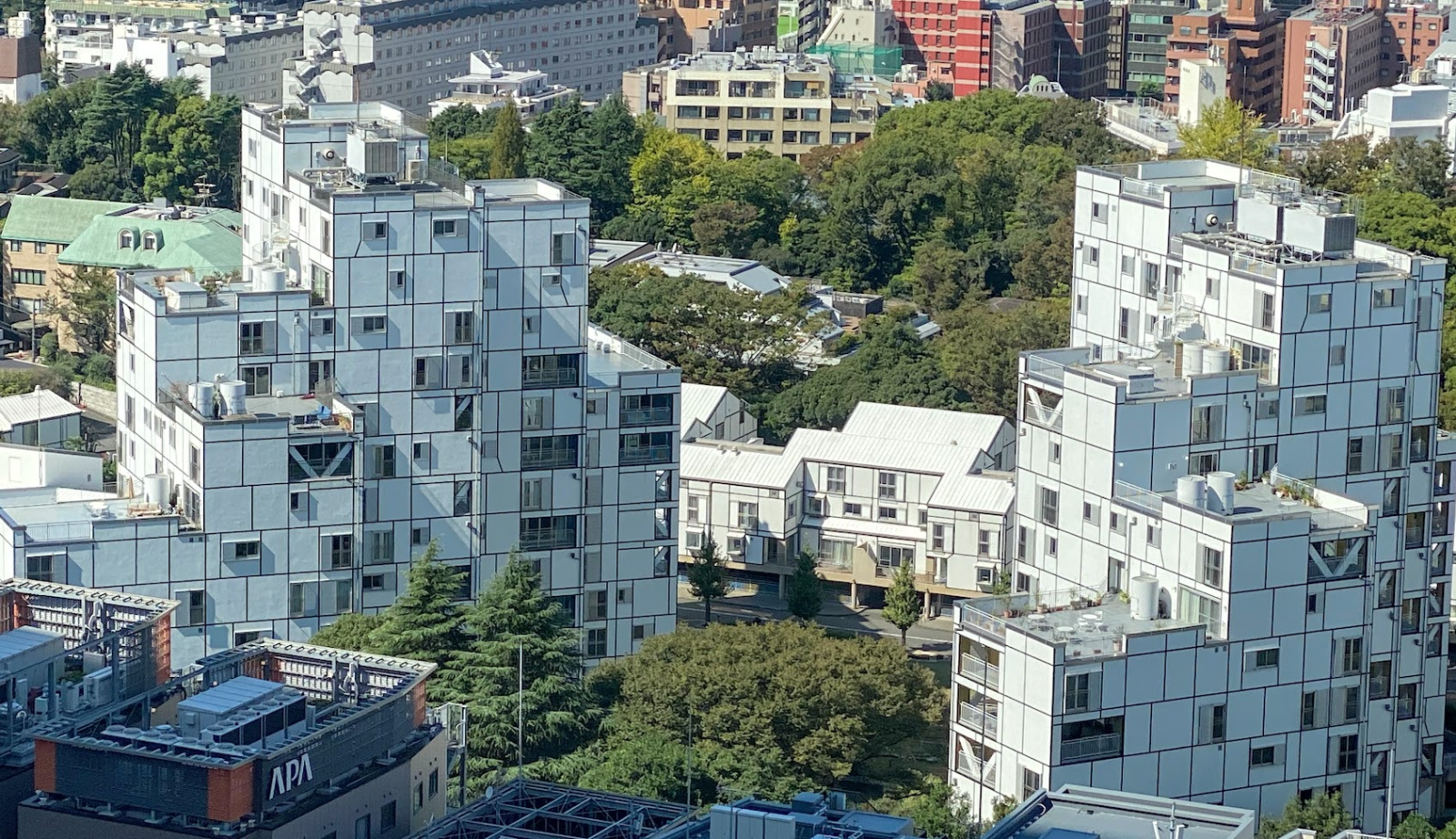 アメリカ大使館職員宿舎の高層棟と低層住宅部